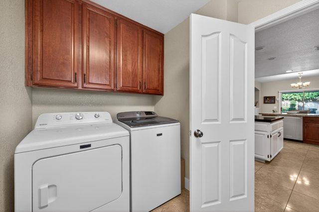 11871 Silver Cliff Way, Gold River, CA 95670