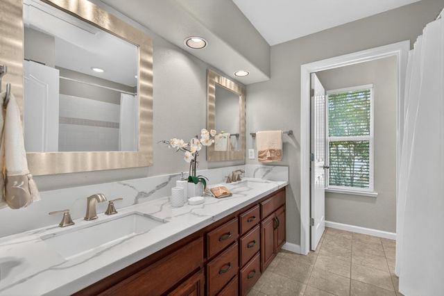 11871 Silver Cliff Way, Gold River, CA 95670