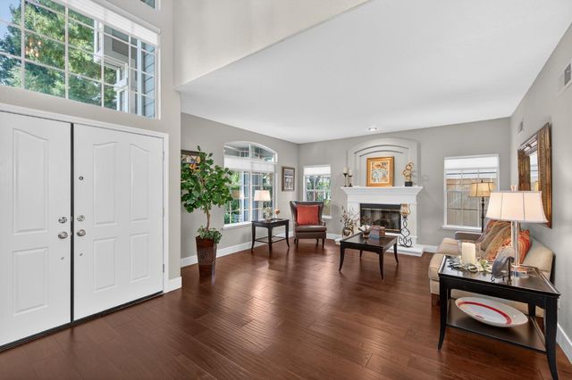 11871 Silver Cliff Way, Gold River, CA 95670