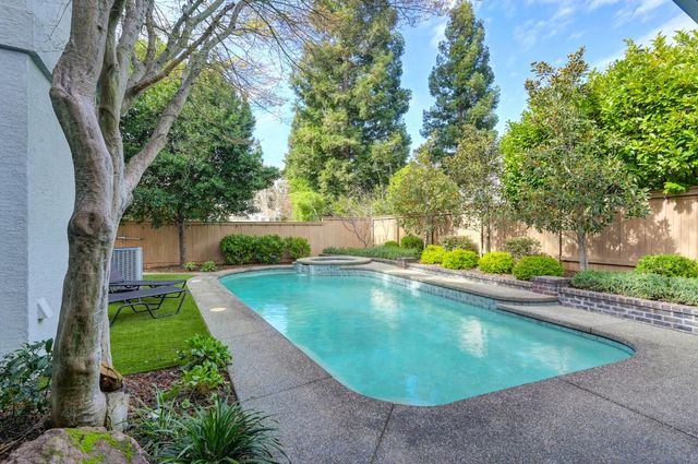 11871 Silver Cliff Way, Gold River, CA 95670