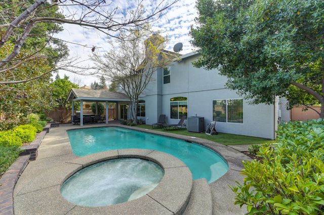 11871 Silver Cliff Way, Gold River, CA 95670