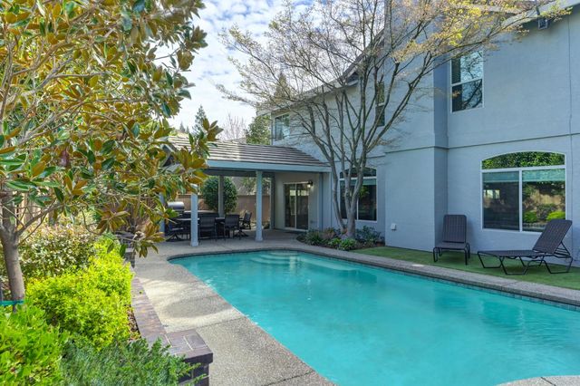 11871 Silver Cliff Way, Gold River, CA 95670