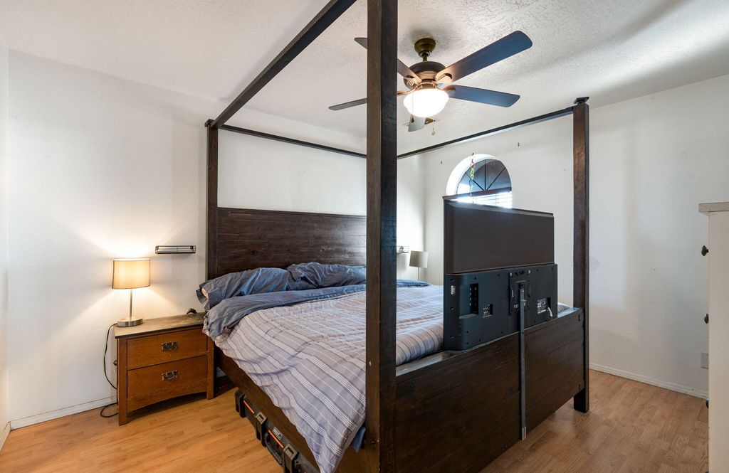 Image 9 of property listing at 2108 Sierra Lane NE, Rio Rancho, NM 87144