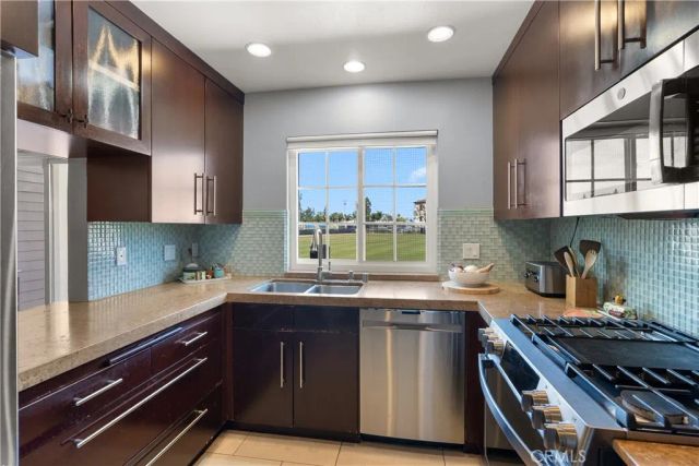 2330 Vanguard Way L101, Costa Mesa, CA 92626