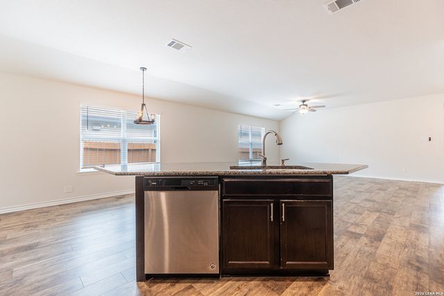 6519 Hoffman Pl, San Antonio, TX 78252