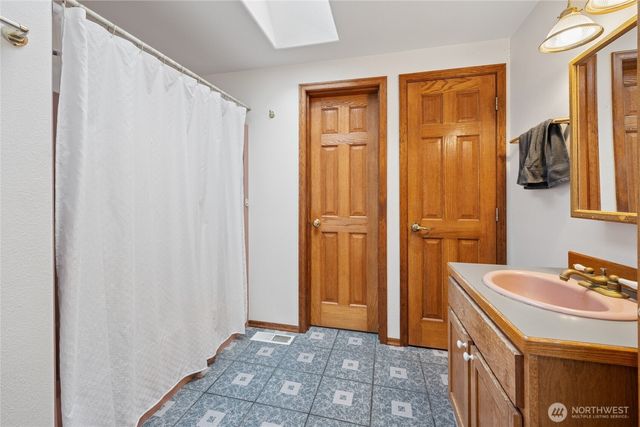 165 Tri Mountain Lane, Centralia, WA 98531