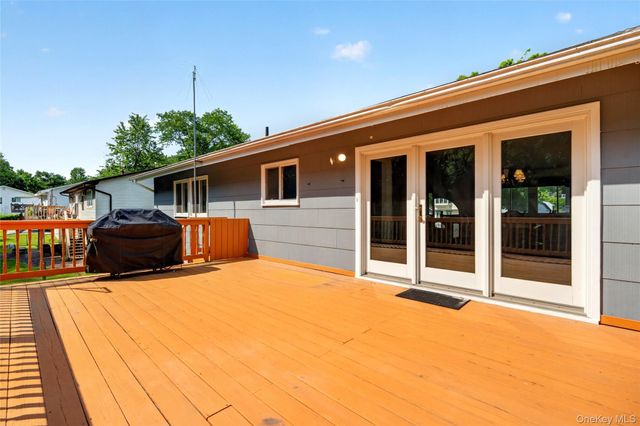 10 Lighthouse Court, Stony Point, NY 10986
