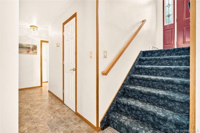 10 Lighthouse Court, Stony Point, NY 10986