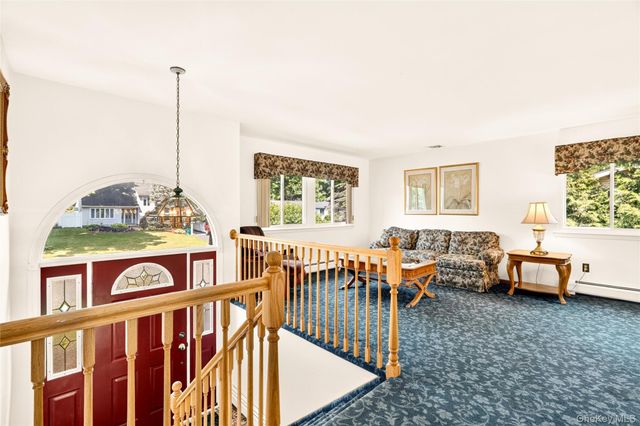 10 Lighthouse Court, Stony Point, NY 10986