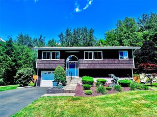 10 Lighthouse Court, Stony Point, NY 10986