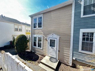 97-99 Park Avenue 40, Danbury, CT 06810