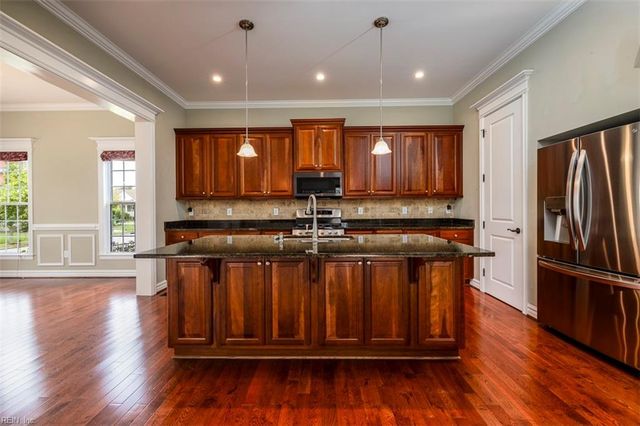 517 Robert Frost RD, Chesapeake, VA 23323