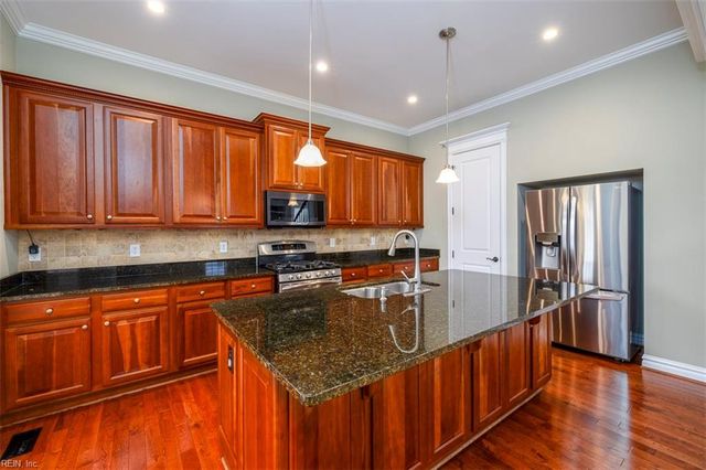 517 Robert Frost RD, Chesapeake, VA 23323