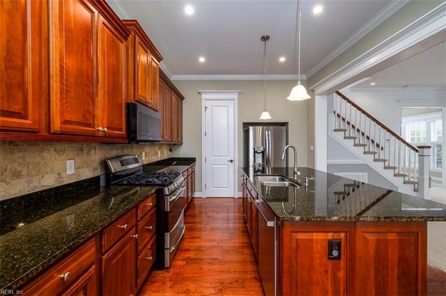 517 Robert Frost RD, Chesapeake, VA 23323