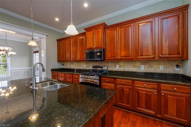 517 Robert Frost RD, Chesapeake, VA 23323