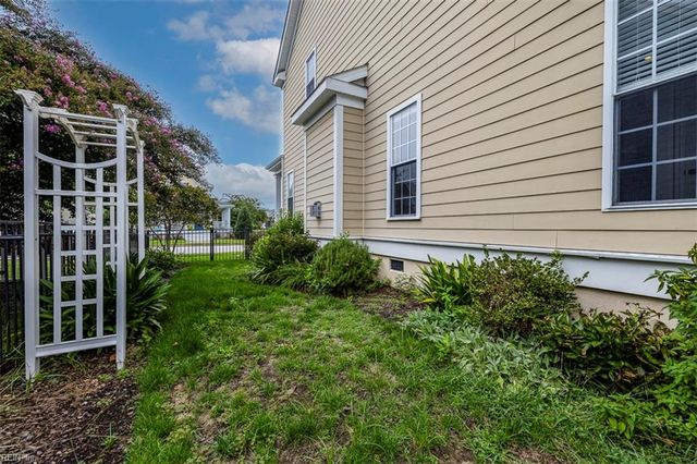 517 Robert Frost RD, Chesapeake, VA 23323