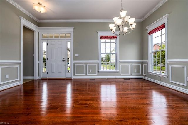 517 Robert Frost RD, Chesapeake, VA 23323