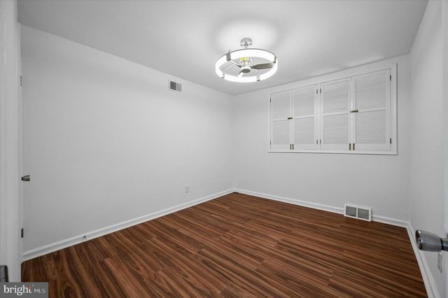 1 VALLEYVIEW CIR, Norristown, PA 19401