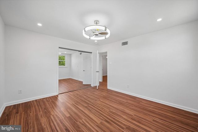 1 VALLEYVIEW CIR, Norristown, PA 19401