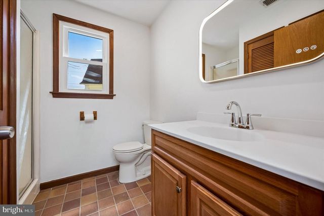 1 VALLEYVIEW CIR, Norristown, PA 19401