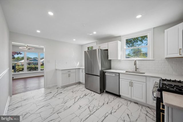 1 VALLEYVIEW CIR, Norristown, PA 19401