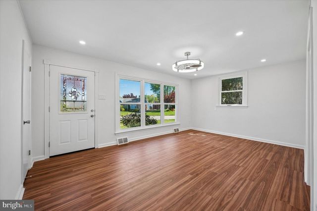 1 VALLEYVIEW CIR, Norristown, PA 19401