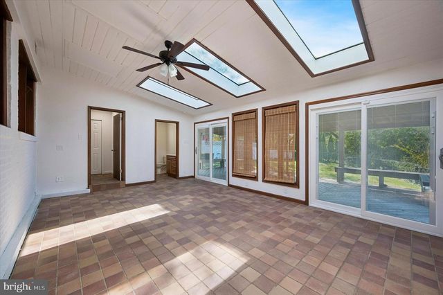 1 VALLEYVIEW CIR, Norristown, PA 19401