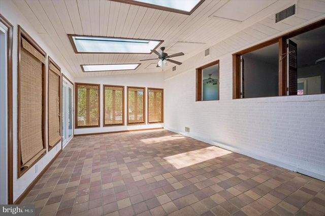 1 VALLEYVIEW CIR, Norristown, PA 19401