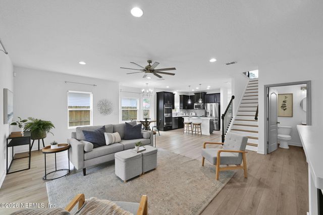 15833 CANOE CREEK Drive, Jacksonville, FL 32218