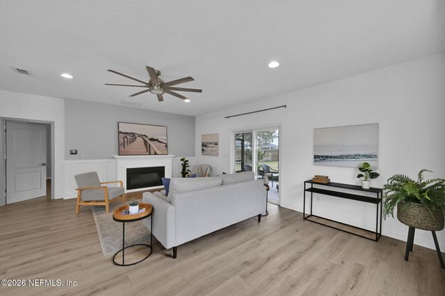 15833 CANOE CREEK Drive, Jacksonville, FL 32218