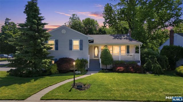 164 Gordon Court, Oradell, NJ 07649