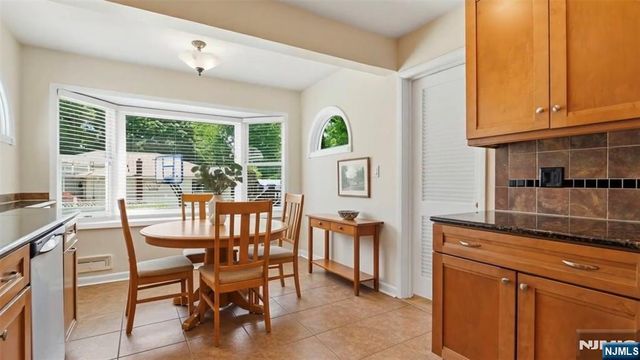 164 Gordon Court, Oradell, NJ 07649