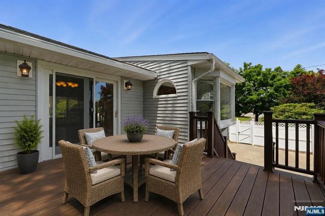 164 Gordon Court, Oradell, NJ 07649