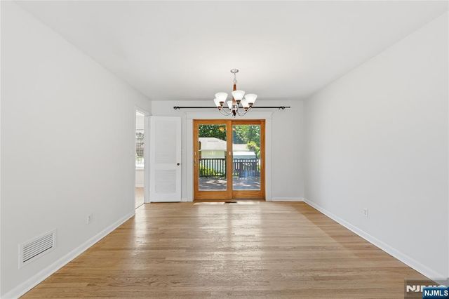 164 Gordon Court, Oradell, NJ 07649
