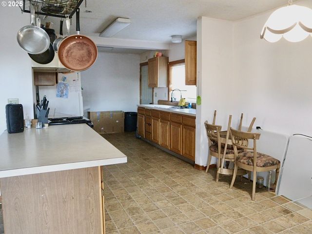 59720 HIGHWAY 26, John Day, OR 97845