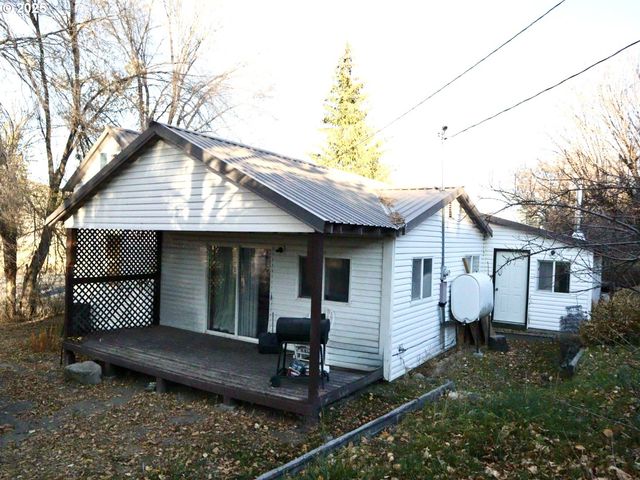 59720 HIGHWAY 26, John Day, OR 97845
