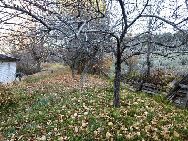59720 HIGHWAY 26, John Day, OR 97845