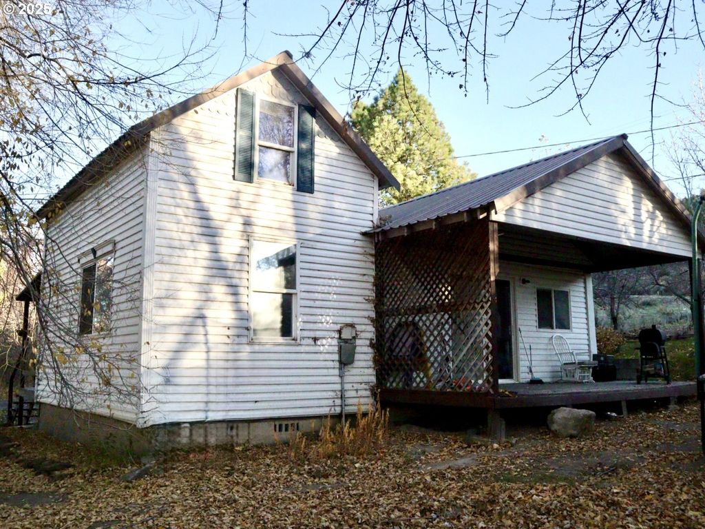59720 HIGHWAY 26, John Day, OR 97845