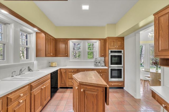 1726 27th Street, Moline, IL 61265