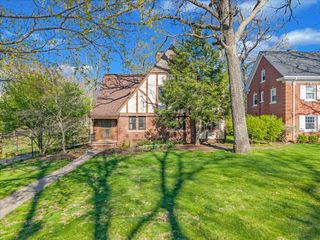 1726 27th Street, Moline, IL 61265