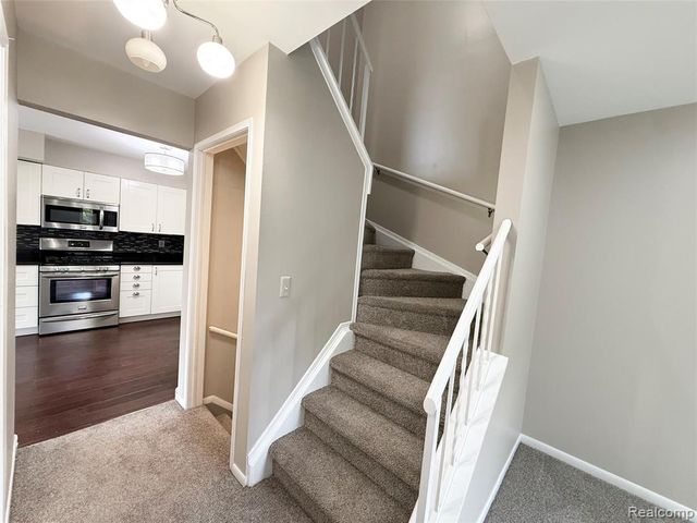 41732 Onaway Drive, Northville, MI 48167