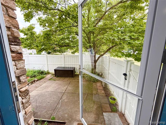 41732 Onaway Drive, Northville, MI 48167