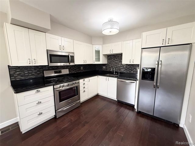 41732 Onaway Drive, Northville, MI 48167