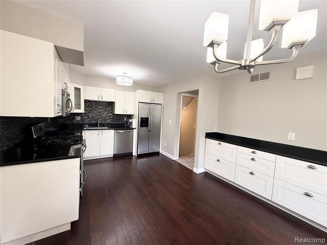 41732 Onaway Drive, Northville, MI 48167