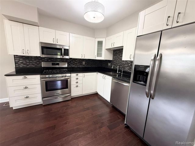 41732 Onaway Drive, Northville, MI 48167