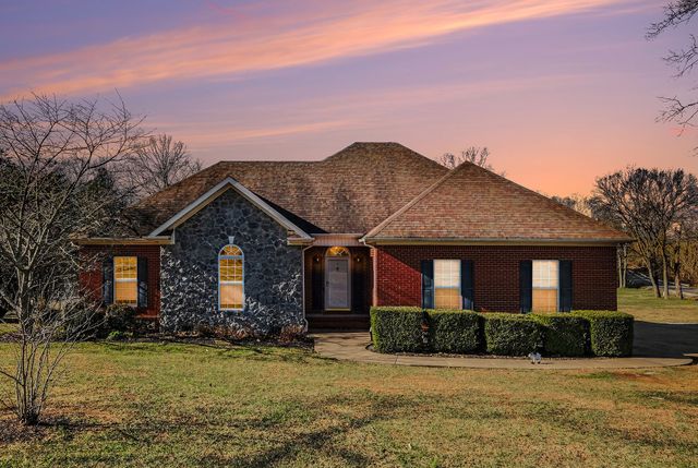 1238 Sam Johnson Rd, Columbia, TN 38401