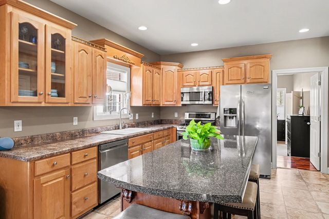 1238 Sam Johnson Rd, Columbia, TN 38401