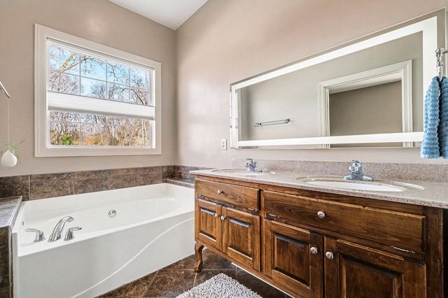 1238 Sam Johnson Rd, Columbia, TN 38401