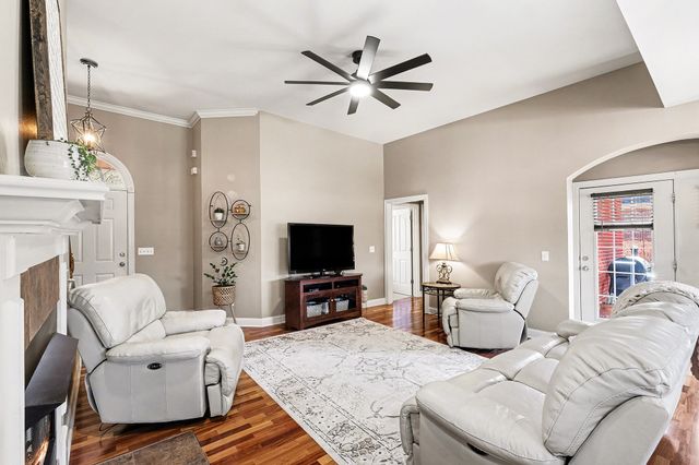 1238 Sam Johnson Rd, Columbia, TN 38401