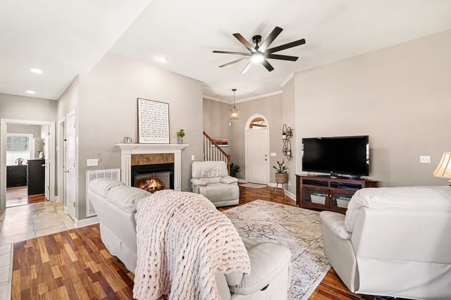 1238 Sam Johnson Rd, Columbia, TN 38401